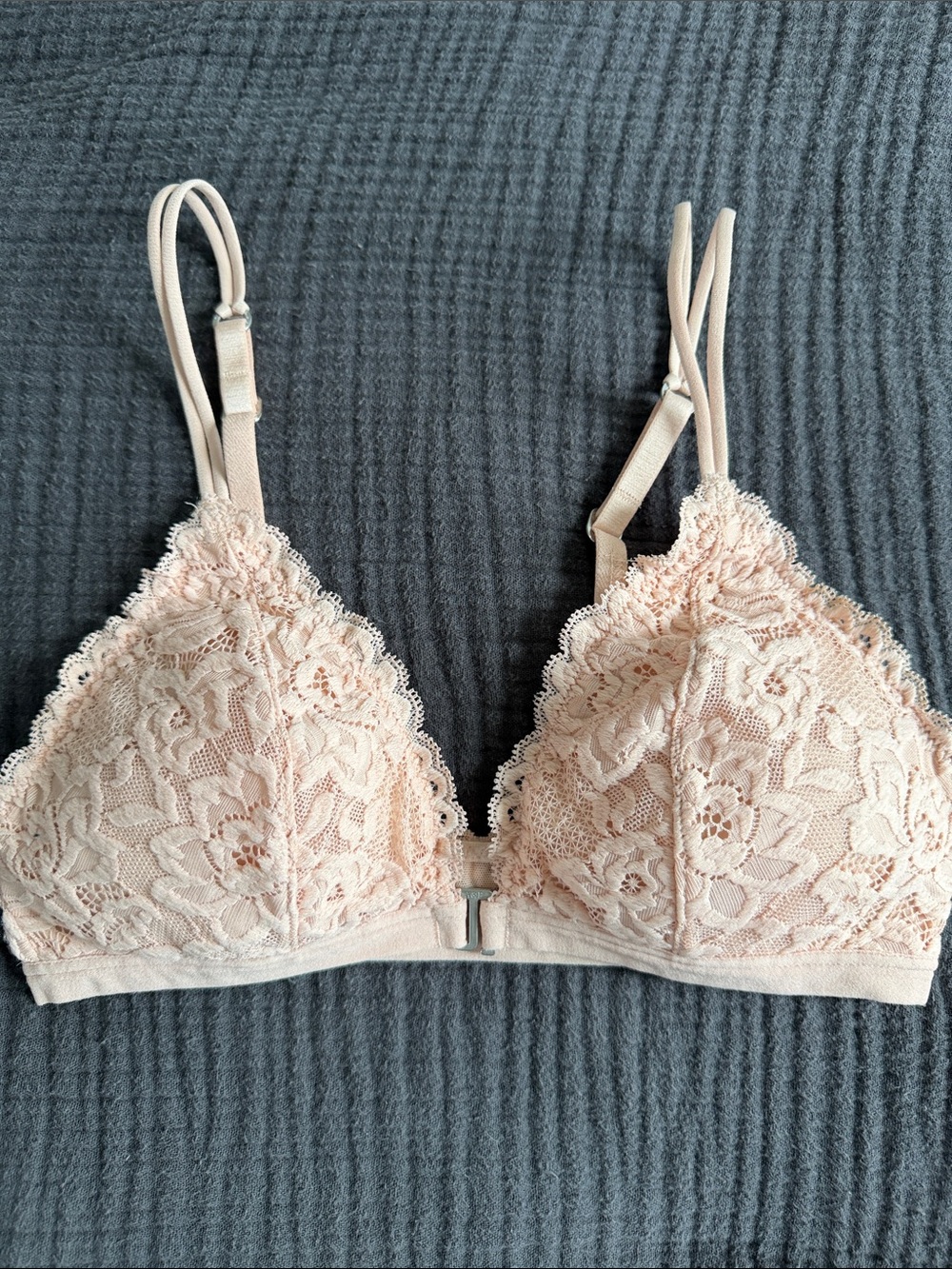 Abercrombie & Fitch Lace Triangle Bralette in Pale Pink
